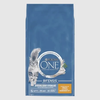 Sac de nourriture pour chats Purina ONE Bifensis, 7,5 kg, emballage bleu avec une image de chat gris, étiqueté "Spécial Chat Stérilisé" et "Élaboré avec du poulet."