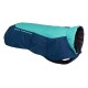 Ein blauer und türkisfarbener Hundemantel von Ruffwear, mit einem schlanken Design und einem gemütlichen Innenfutter, ideal um Haustiere warm zu halten.