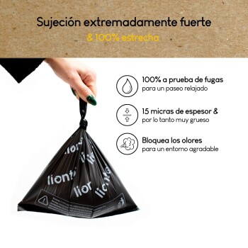 Schwarze Haustierabfalltüte, die von einer Hand gehalten wird, mit Text, der ihre Stärke, auslaufsichere Konstruktion, Dicke und geruchsblockierende Eigenschaften hervorhebt.