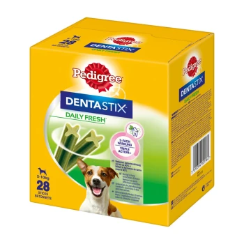 Friandises pour chiens Pedigree DentaStix Daily Fresh, 28 bâtonnets pour chiens pesant entre 5 et 10 kg, avec une boîte verte au design en forme d'étoile.