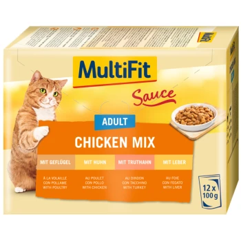 Opakowanie karmy dla kotów z rysunkiem rudej kotki, oznaczone "MultiFit Sauce Adult Chicken Mix", z smakami takimi jak drób, kurczak, indyk i wątróbka.