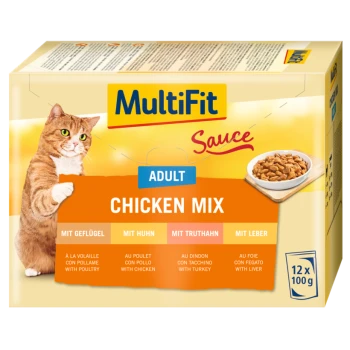 Katzenfutterverpackung mit einer roten Katze, beschriftet mit "MultiFit Sauce Adult Chicken Mix", mit Geschmäckern wie Geflügel, Huhn, Truthahn und Leber.