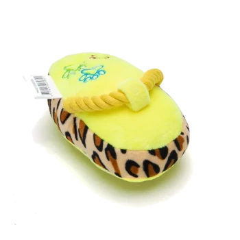Gelbes und leopardgemustertes Plüsch-Hundespielzeug mit Seilgriff und Pfotenstickerei, mit angebrachtem Barcode-Etikett.