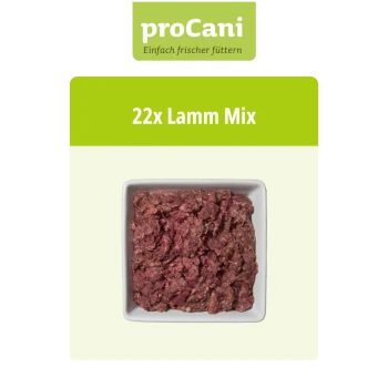 Verpacktes Hundefutter mit der Bezeichnung "proCani Lamm-Mix" und einem Foto eines Schafes, mit einem grünen Landschaftshintergrund und einem "22x"-Abzeichen.