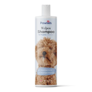 Pawlie's Welpen Shampoo für Welpen, mit einem flauschigen Hund auf dem Etikett, mit Text, der eine tränenfreie Formel und hautfreundliche Pflege hervorhebt.