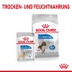 Verpackung von Royal Canin Light Weight Care Hundefutter, mit einem kleinen 85g Beutel und einem größeren Sack, mit Text, der die Vorteile des Gewichtsmanagements hervorhebt.