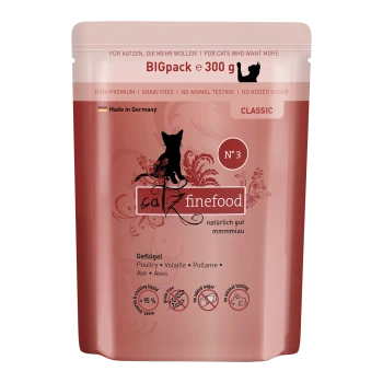 300g Catz finefood Verpackung, "N° 3 CLASSIC," pinkes Design, Katzensilhouette. Etiketten: "Hergestellt in Deutschland," "Getreidefrei," 95% Fleischanteil.