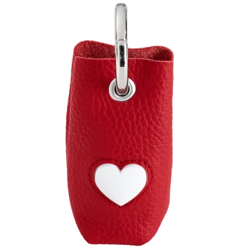 Roter Leder-Schlüsselanhänger mit Hundekotbeutelspender, weißem Herzemblem und silbernem Metallclip.