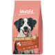 MultiFit-Hundefuttersack mit lächelndem schwarz-weißem Hund, Aufschrift „Sensitive Adult 1+“, Lamm, Geflügel & Reis, 12 kg.