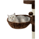 Ein gemütliches braunes Katzenbett, das an einem Kratzbaum befestigt ist, mit einer grauen Katze, die bequem darin ruht.