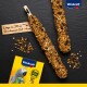 Zwei Vogelsnacks aus Samen und Körnern auf einer dunklen Oberfläche, mit einem Etikett, das die Abmessungen und das Vitakraft-Logo zeigt.