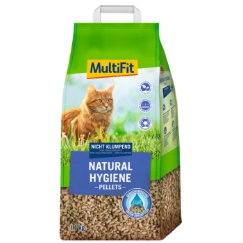 Sac vert et bleu de MultiFit Natural Hygiene Pellets pour chats, 11 kg, avec un chat sur de l'herbe et des affirmations de non-agglomération et d'absorption des odeurs.
