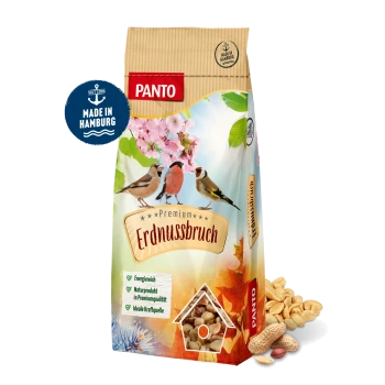 PANTO Wildvogelfutter mit bunten Vögeln auf einem natürlichen Hintergrund, das natürliche Zutaten für die ganzjährige Fütterung betont.