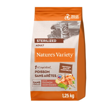 Nourriture pour chats adultes stérilisés et castrés Nature's Variety avec poisson désossé, saumon norvégien, sans céréales, sac de 1,25 kg.