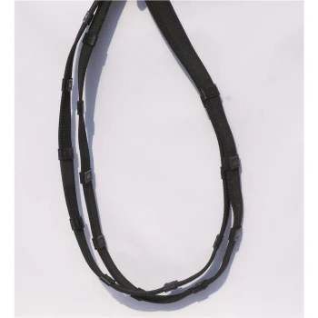 Schwarze verstellbare Haustierleine mit mehreren Clips und Schlaufen, flach auf einem weißen Hintergrund ausgelegt.