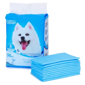 Packung mit 50 blauen hygienischen Haustierpads mit einem lächelnden weißen Hund auf der Vorderseite, gekennzeichnet mit "S" für Größe und "Alfombrillas Higiénicas para Mascota."