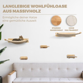 Eine Katze liegt auf einer Wandhängematte aus massivem Holz. Der Text hebt Haltbarkeit und Komfort hervor. Ein helles Sofa steht darunter.