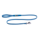Blaue Hundeleine mit einem stabilen Clip, mit einem Ruffwear-Logo am Griff.