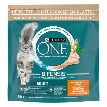 Bifensis Adult Huhn und Vollkorngetreide 1.5 kg Purina ONE Bifensis Katzenfutterbeutel mit einer flauschigen grauen Katze, die "Sichtbare Gesundheit für heute und morgen" und die Vorteile der Zutaten zeigt.