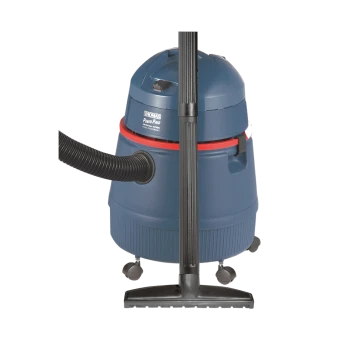 Ein blauer und roter Staubsauger mit einem flexiblen Schlauch und einem flachen Düsenaufsatz, entworfen zur Entfernung von Tierhaaren.