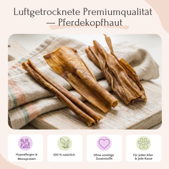 Drei Favly-Haustierleckerlis-Packungen, die natürliche Zutaten, in Deutschland hergestellt und hypoallergene Optionen zeigen, mit Text zu den Produktvorteilen.