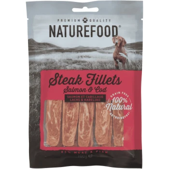 Verpackung für Naturefood Steakfilets mit Lachs und Kabeljau, gekennzeichnet als 100% natürlich und getreidefrei, mit 83% Fleisch- und Fischgehalt.
