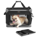 Kleiner hellbraun-weißer Französischer Bulldogge in einer schwarz-grauen, weichseitigen Transporttasche mit Netzfenster und gefalteter Tasche darunter.