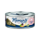 Katzenfutterdose mit einem grauen und weißen Design, mit dem Text "Momente zum Genießen", "Huhn mit Leber" und "Chicken with Liver."