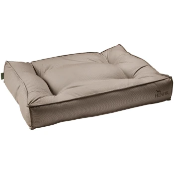 Hunde-Steppbett Lancaster braun 60 cm, 18 cm, 60 cm Beige rechteckiges Haustierbett mit gepolstertem Zentrum, erhöhten Rändern und "HUNTER" auf der Seite gestickt.