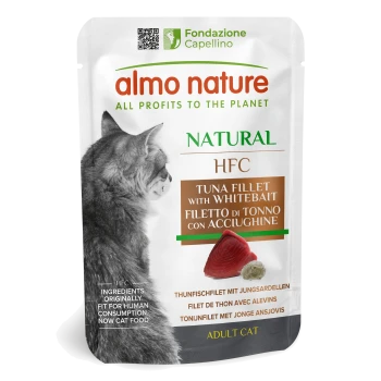 Almo Nature Katzenfutterbeutel mit Thunfischfilet und Weißfisch, mit einer grauen Katze und Text über natürliche Zutaten.