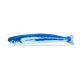 Ein plüschiges Spielzeugfisch mit einem blauen und weißen Design, das einer Sardine ähnelt, vor einem weißen Hintergrund präsentiert.