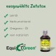 Flasche EquiGreen Hay Protect mit grünem Hintergrund, die Zutaten auflistet: Leinsamenöl, Natriumchlorid, Oreganoöl, und als natürlich gekennzeichnet.