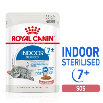 Karma dla kotów Royal Canin Indoor Sterilised dla kotów powyżej 7 roku życia, z szarym kotem na opakowaniu, z napisem "Sos gravy."