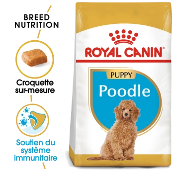 Sac de nourriture pour chien Royal Canin Puppy Poodle avec un chiot caniche duveteux, avec un texte mettant en avant la nutrition de la race et le soutien immunitaire.