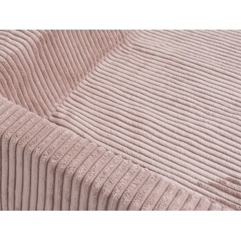 Nahaufnahme eines weichen, rosa Haustierbettes mit gerippter Textur, entworfen für Komfort und Stil.