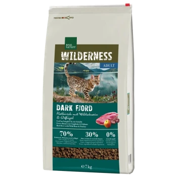 Katze Futterbeutel mit der Aufschrift "Wilderness Adult Dark Fjord", mit einer Bengal-Katze, 70% Fleisch, 30% Früchte und Gemüse, und 0% Getreide.