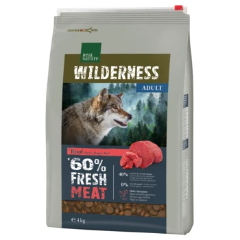 Hundefuttertüte mit der Aufschrift "Real Nature Wilderness Adult", die einen Wolf und frisches Fleisch zeigt, mit der Angabe "60% Frisches Fleisch" und "4 kg."