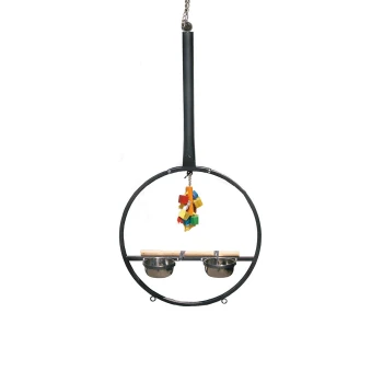 Hängefreisitz für Papageien Playring dunkelgrau Hängender Vogelhäuschen mit zwei Schalen aus Edelstahl, einem Holzsitz und einem bunten Spielzeug aus kleinen Blöcken.