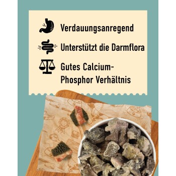 Drei Beutel DIBO Pansen Hundefutter, jeweils 2000g, mit einer natürlichen und ausgewogenen Ernährung für Hunde, mit Bildern des Futters auf der Verpackung.