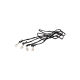 Schwarze Haustierleinen mit silbernen Clips, die mehrere Stränge für eine sichere Befestigung bieten.