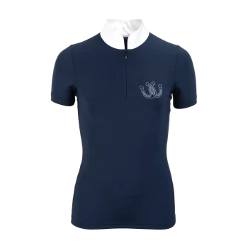 Marineblaue kurzärmelige Reitbluse mit weißem Kragen und einem Frontreißverschluss, mit einem Hufeisenlogo auf der linken Brust.