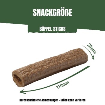 Büffel-Stick Hundekauartikel, ca. 110 mm lang und 20 mm breit, beschriftet mit „Snackgröße Büffel Sticks“.
