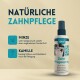 Natürlicher Zahnpflegespray für Haustiere, mit Minze- und Kamille-Zutaten, mit einem Foto eines Hundes auf der Flasche.