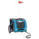 Ein blauer und grauer Haustieranhänger mit transparentem Frontteil, zwei Rädern und einer roten Fahne oben, entworfen für den Transport von Haustieren.