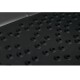 Schwarze Gummimatte mit erhöhten, kreisförmigen Mustern, entworfen für die Sicherheit und den Komfort von Haustieren.