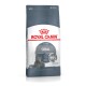 Sac de nourriture pour chats Royal Canin Oral Care présentant un chat gris, avec un texte mettant en avant 'RÉSULTATS PROUVÉS' et 'jusqu'à 59% de formation de tartre réduite.'