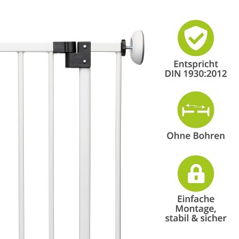 Weißes Haustiersicherheitsgitter mit einem schwarzen Scharnier, mit Text, der die Einhaltung von DIN 1930:2012 hervorhebt, kein Bohren erforderlich und einfache Installation.