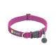 Ein lebhaft pinkes Hundehalsband mit einer schwarzen Schnalle und einem silbernen D-Ring, mit einem Anhänger des Logos "RUFFWEAR".