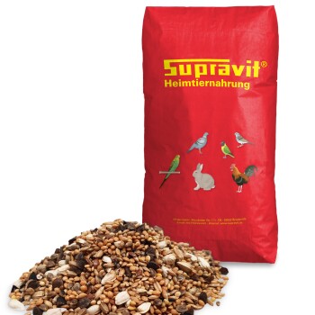 Roter Beutel Supravit Heimtiernahrung mit Illustrationen von Vögeln, einem Kaninchen und einem Hahn sowie einem Haufen gemischter Samen.