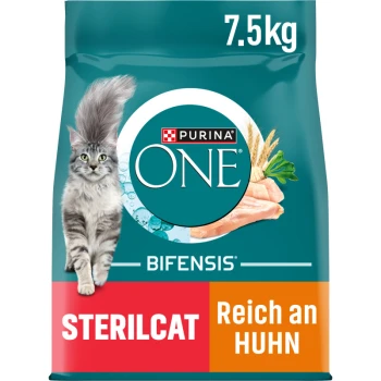 Purina ONE Bifensis Katzenfutterbeutel, 7,5 kg, mit einer grauen Katze, mit dem Text 'STERILCAT' und 'Reich an Huhn'.